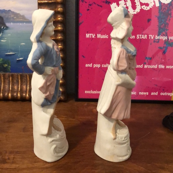 Porcelain Ceramic Figurines Girl in Pink, Boy in Blue - Picture 2 of 9